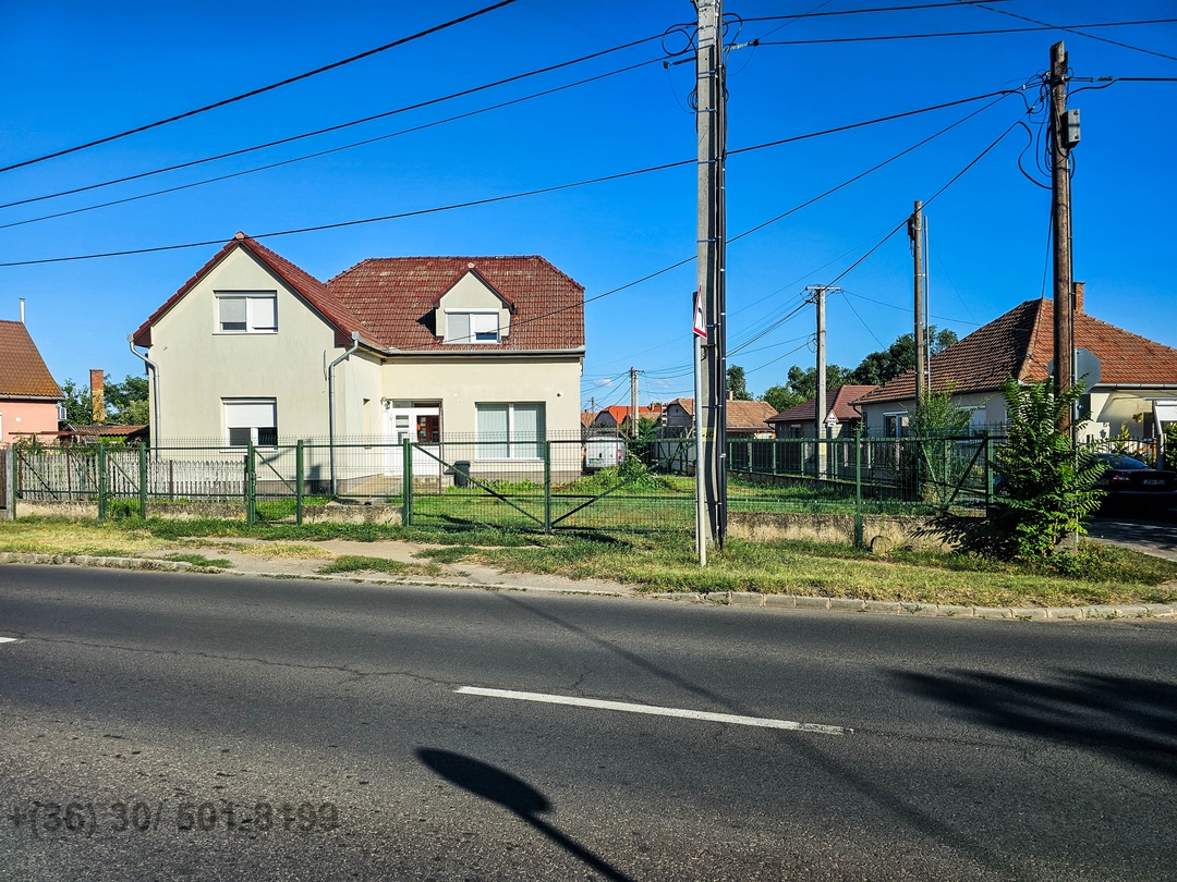 182 m2-es ház eladó Hajdúsámson központjában