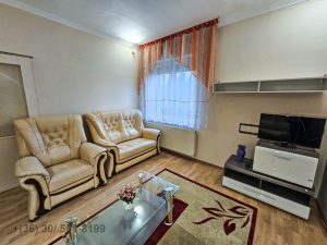 Debrecen, Epreskertben, földszintes, 2 szobás,  téglalakás eladó teljes bútorzattal