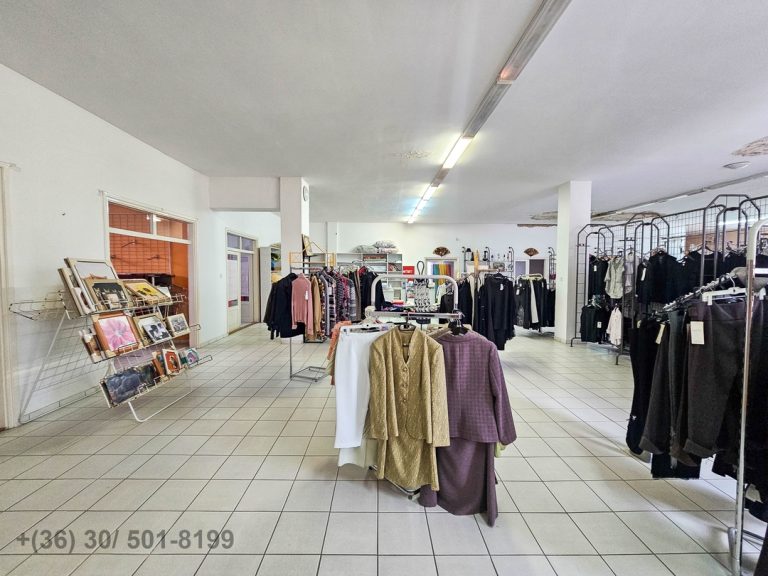 Létavértes abszolút központjában, 591 m2-es áruház eladó